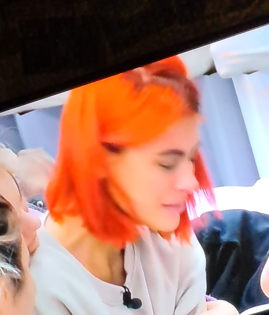 NattyGirl93's tweet photo. #GNTM2021 Also ich bin kein Profi aber bei Romina sieht es von nahmen, vorallem am Ansatz, echt nicht gut gemacht aus oder? 😅 https://t.co/nrm2xf2vaa
