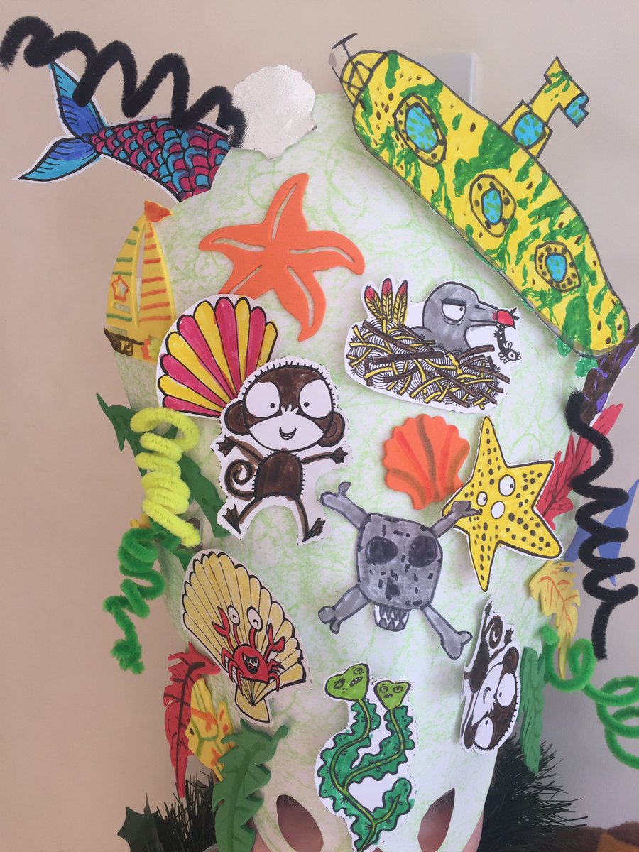 tracyshopkins's tweet image. Being at home didn’t stop 8yo dressing up for #WorldBookDay- here he is disguised as Cliff the Rambling Isle in an epic seawig! (We love your book @jabberworks &amp;amp; @philipreeve1)