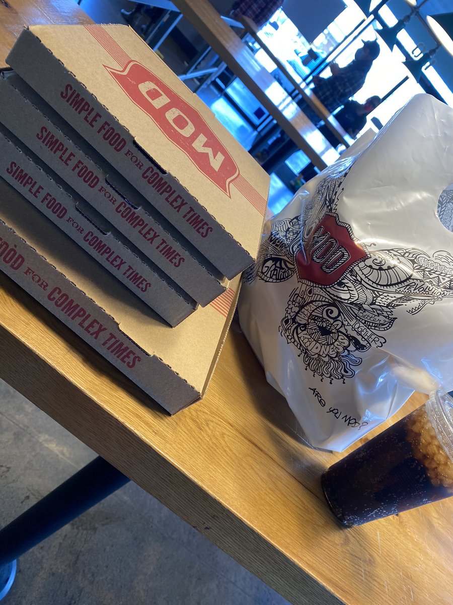 LadyGiggerz's tweet photo. One thing about me is I’m gone always eat good and make sure my team do too https://t.co/8r2nS389gb
