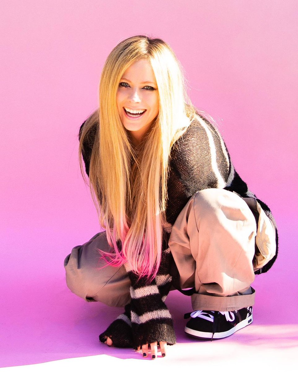 AvrilLavigne tweet picture