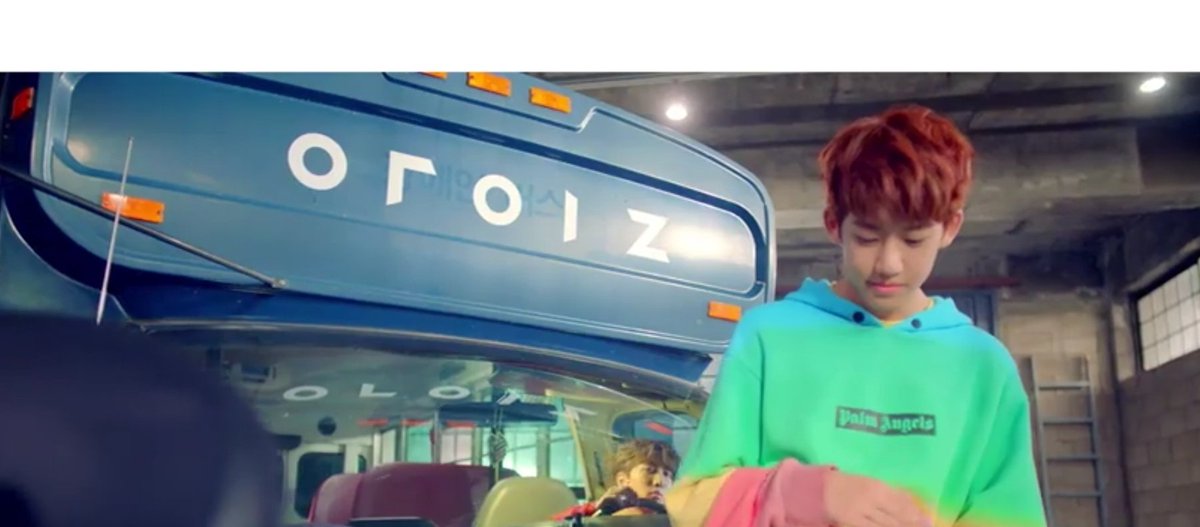 junyoungbaby's tweet photo. I just noticed this in the all you want mv https://t.co/VFYx8VE5sh