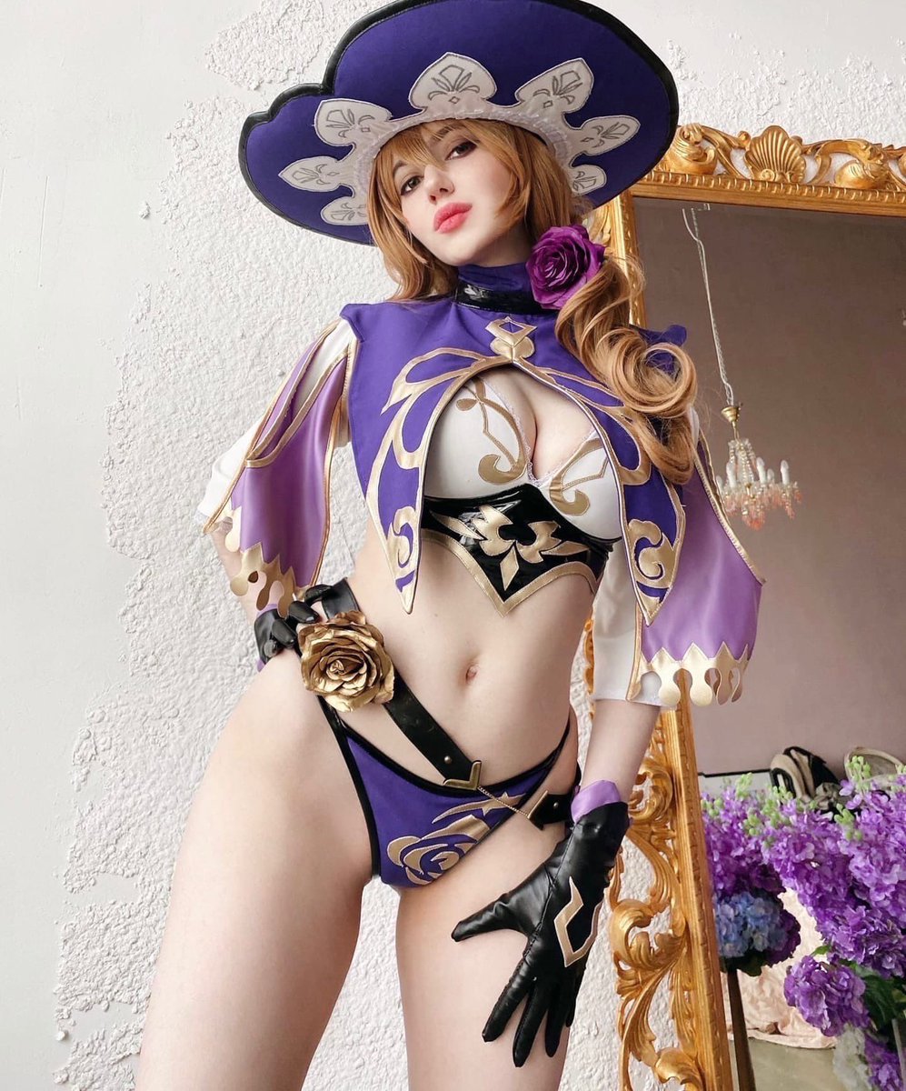 Guess who 🥀
Do you wanna get a sweet kiss? 

Lisa Minci is waiting for you in March 💜

#cosplay #Genshin_Impact #lisa https://t.co/K58rEVkNyI