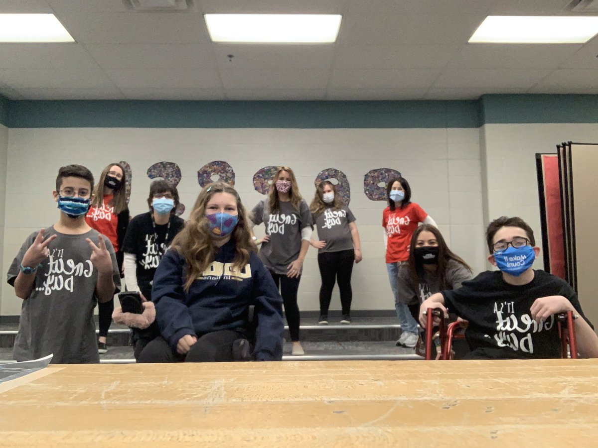 It’s a great day... to be a Warrior ! <a href="/MrsPurcell1/">Elizabeth Purcell</a> <a href="/joseph_sweeneyC/">Dr. Joe Sweeney</a> @TSchwarz113 <a href="/kmateja113a/">kathy mateja</a> <a href="/PwestbrookPam/">Pam Westbrook</a> #OQMS #OQFamiiy #sd113a