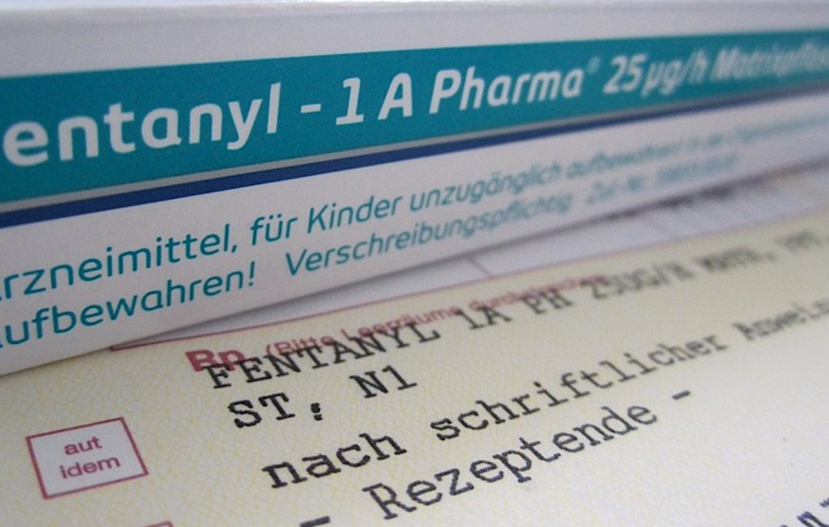 ApothekeAdhoc's tweet photo. #Schmerzpflaster werden zur Therapie von chronischen #Schmerzen eingesetzt. Vor der ersten Anwendung sollte der #Patient zur richtigen Anwendung beraten werden. Doch auch danach gibt es einige Punkte zu beachten. #ApoTipp #ACAMüllerPharma #Servicewteet https://t.co/ymmOcdd6C9 https://t.co/U9dIVCzvzj