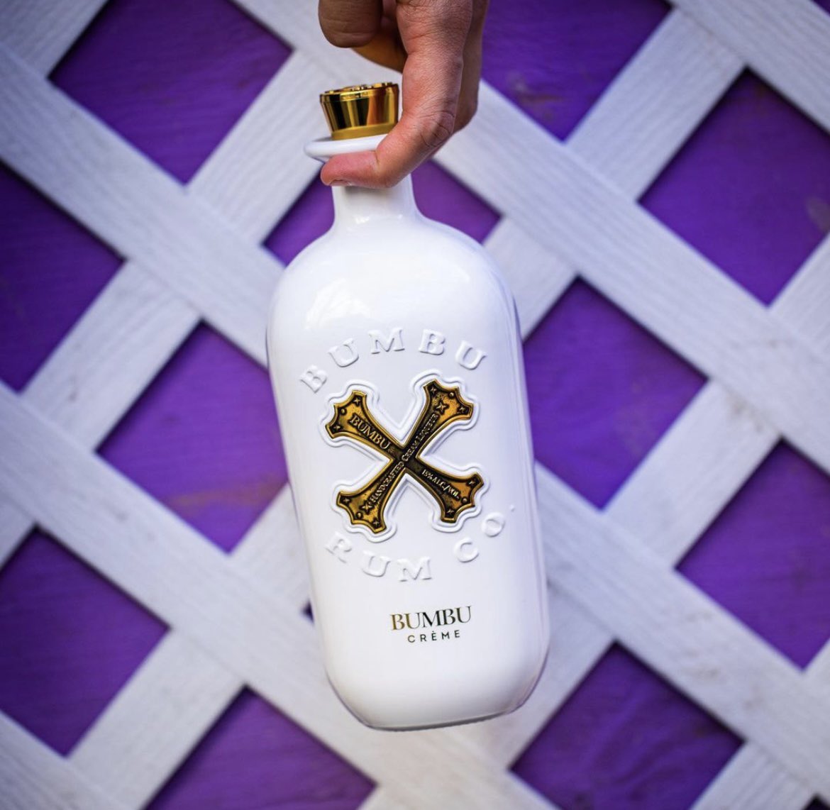 OriginalBumbu's tweet image. Grab yourself a bottle of our new #Bumbu Créme. It’s a rich (but not heavy!) rum cream with notes of chai, coconut, and cinnamon. Rolling out globally, ask your local liquor store!