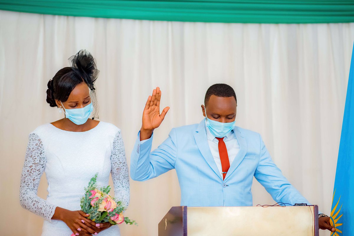 actneatcareltd's tweet image. Mucyo Philbert yasezeranye mu mategeko na Niyomukesha Euphrance umukinnyi wa RRA WVC-AMAFOTO

halftime.rw/?Mucyo-Philber…

Mu bukwe bw'aba bombi namenye ko @amonb_official azabasha ashinzwe PANACHEIANS🤣!!!  Congs TM  @PhilbertMucyo 👌