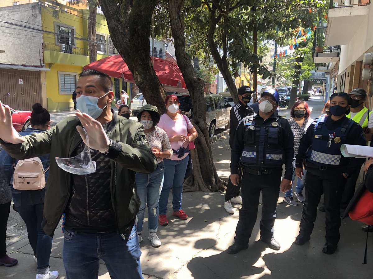 Mano_VS's tweet photo. #captralir @Claudiashein @captralirCDMX, hoy me formé desde las 7:30 am para que al llegar a la puerta a las 13:30 dijeran que ya no iban a atender, esto es una porqueria espero hagan algo al respecto, espero su respuesta!!! https://t.co/XwODtrZqXF