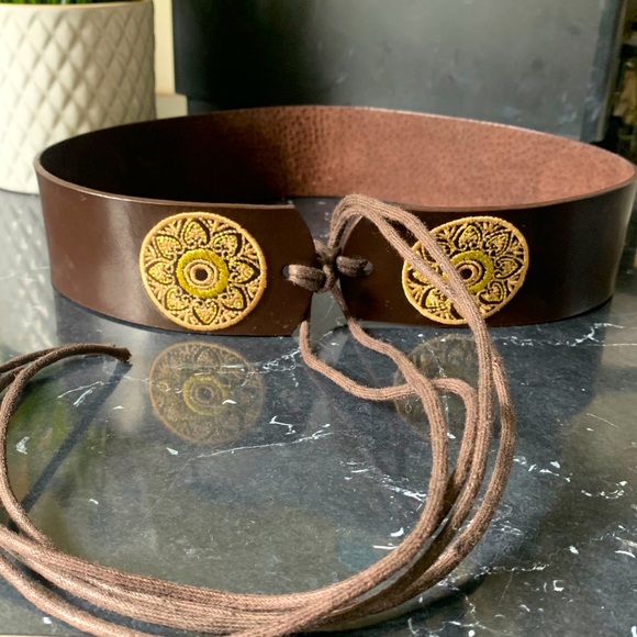 sunshynes's tweet image. So good I had to share! Check out all the items I'm loving on @Poshmarkapp #poshmark #fashion #style #shopmycloset #newyorkcompany: posh.mk/oD5mzD3smeb