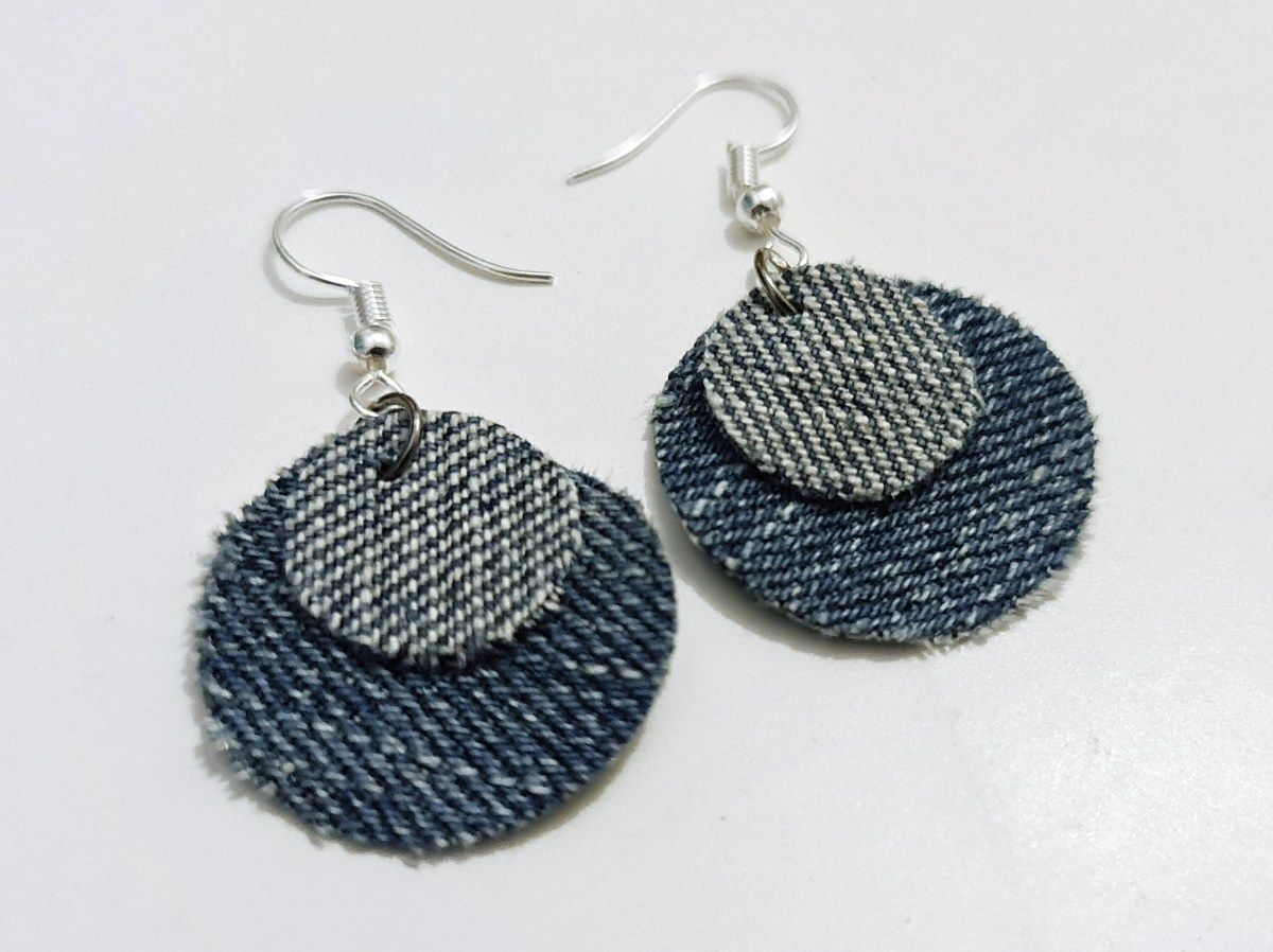 ShopNottm's tweet photo. These recycled denim double circle earrings are made using denim that would otherwise go to landfill. Perfect gift for mothers day https://t.co/KJgPoUrn4F #giftformum #mothersday #giftforher https://t.co/mwXeBhevUD