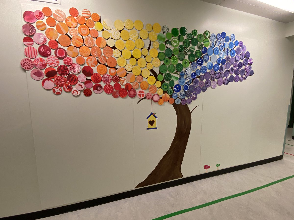 The new Seaview Tree. Each student has created their own leaf. Thanks to Ms. Evans for her painting talent and Ms. Spencer for her vision and effort to make the idea a reality!  #sd43