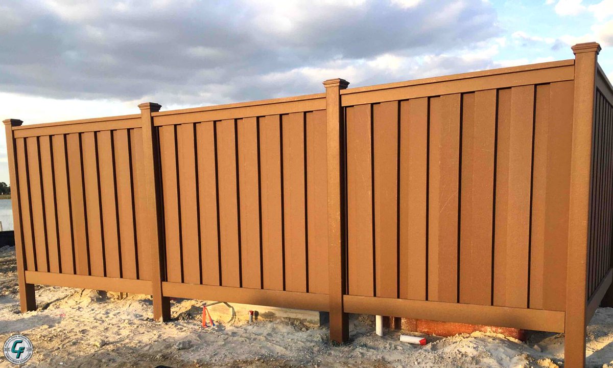 CarterFence's tweet photo. Install complete on some 6’H Trex Fence in a Saddle color. This composite style fencing is made from recycled wood and plastics to create an incredibly strong material. Give us a call today to learn about our Trex fencing! 

239-353-4102
https://t.co/23DrOQ4LTT https://t.co/FFIzv09Vhi