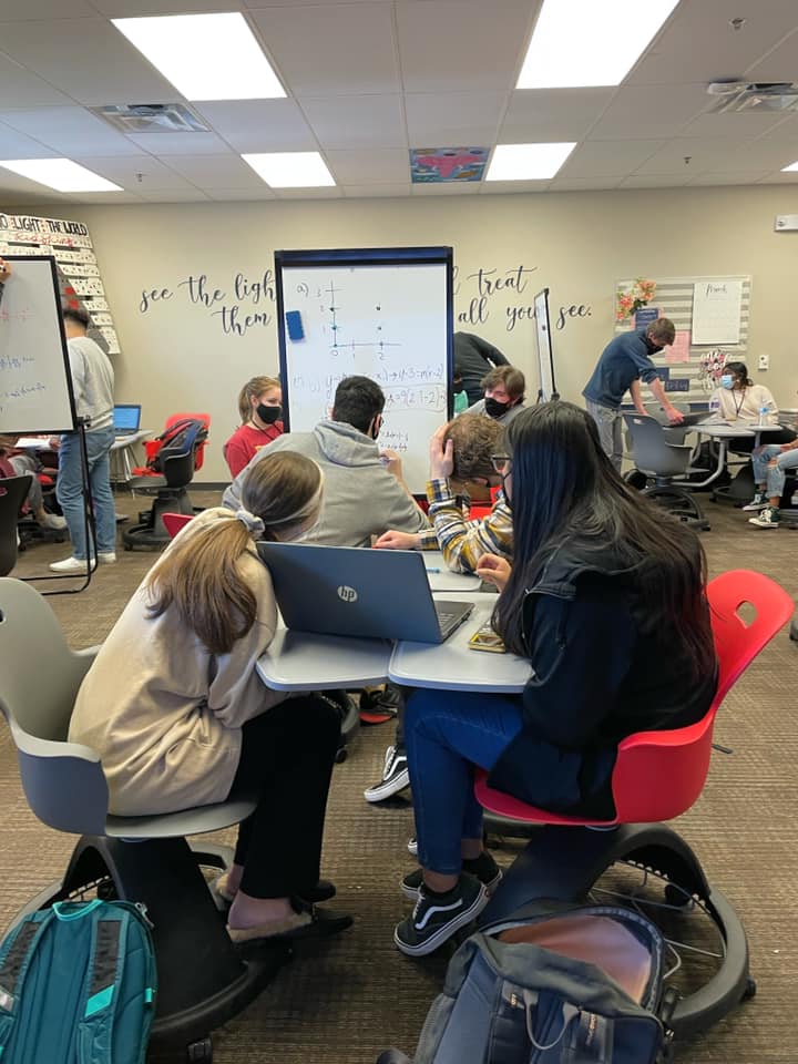 UnionSchools's tweet image. #USEFteachergrants In Action: bit.ly/2O0vNnq

Thank you to @UnionFound for these wonderful foldable, double-sided whiteboards.

@UnionSchools  @UnionHSTulsa