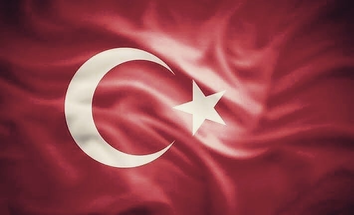 #Bitlis’te düşen helikopterde şehit olan askerlerimize Allah’tan rahmet, kederli ailelerine ve milletimize başsağlığı diliyorum. Yaralı olan askerlerimize de Yüce Rabbimden acil şifa diliyorum.