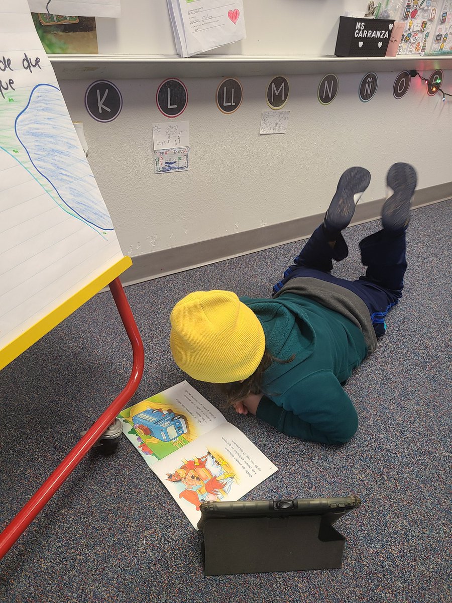 Nos gusta usar Seesaw para grabarnos mientras leemos  #gibcal #ReadAcrossAmerica