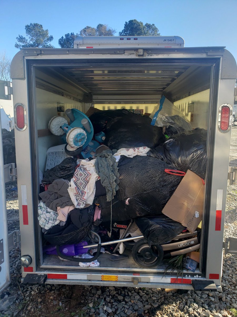 PattyPFOX5's tweet photo. Thieves steal a uhaul and leave it like this... they cherry picked what they wanted and apparently stole the family’s 6 month old baby boys urn. This story tonight at 5pm and 6pm https://t.co/skVDwbmNtz