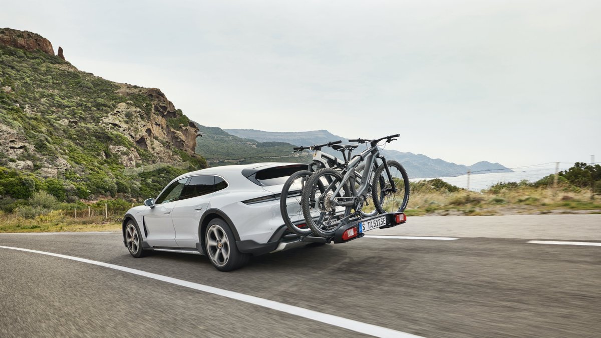 Effortless_Elec's tweet photo. All electric adventures inbound! It's great to see electric vehicles ready to take on any excursion. 

#ev #porsche #ebike #bike #mtb #adventure #electric #taycan #taycancrossturismo #explorewithrespect #electriccarnews #nature https://t.co/yEwfZFJ6CL