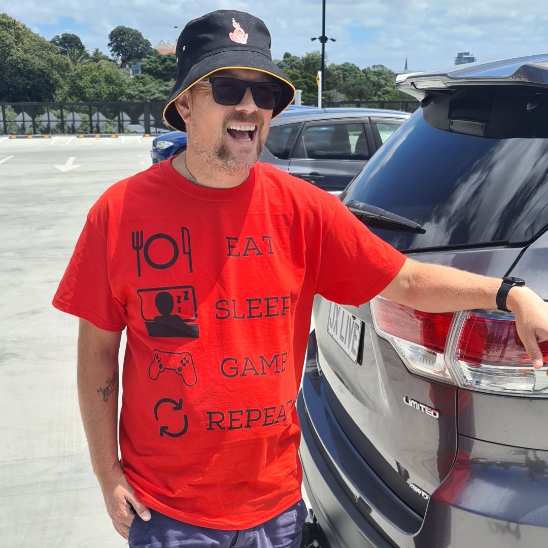 koroahi's tweet image. Mega exciting day today!! Rainbow kiwi is LIVE!!! AND collab with #arraygaming so new shirts to show &amp;amp; a discount code

twitch.tv/koroahi
#twitch #koroahi #gamers #streaminglive #live #PS5 #twitchaffiliate #rainbow #lgbtqia+ #mentalhealth #smallstreamer #lurkgang