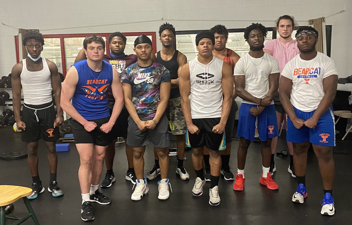 Class of 22/23 Dudes! All Dog!!! All of them are over 3.3 GPA dudes! Oh did I mention YH has some dudes!
<a href="/PaFootballNews/">Pennsylvania Football News</a> <a href="/EPAFootball/">EasternPAFootball</a>