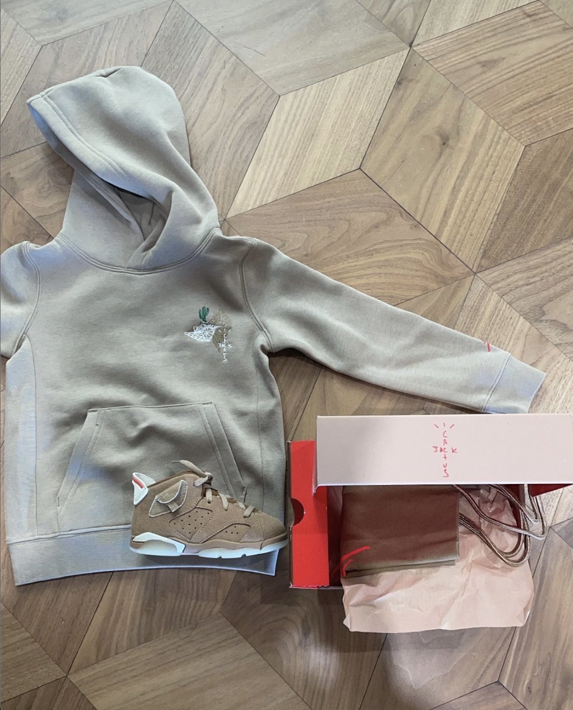 Travis scott jordan 6 hoodie sale