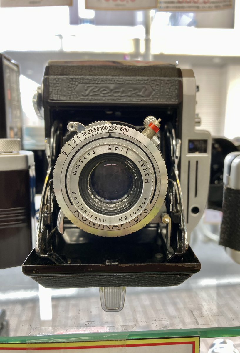 カメラのタカギ サッカーショップフォトプラス お買得 中古カメラ 小西六 Pearl2 動きなど問題なく動きますし 蛇腹部分も綺麗です レンズはヘキサーレンズなんですよね 価格は18 000円店頭価格となります 小西六って皆さんわかりますかね