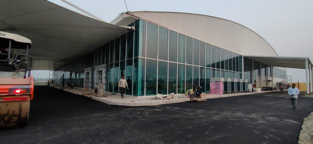 aaikushiairport's tweet image. Another milestone achieved @IntlAirport New state of art fully air conditioned Terminal  with area above 3500sqm, capable to handle Intl. Ops. too completed in record time of 5 months with provisions of Fire Fighting, BHS, Conveyors, X-ray, PA, CCTV, FIDs.@aaiRedNR @AAI_Official