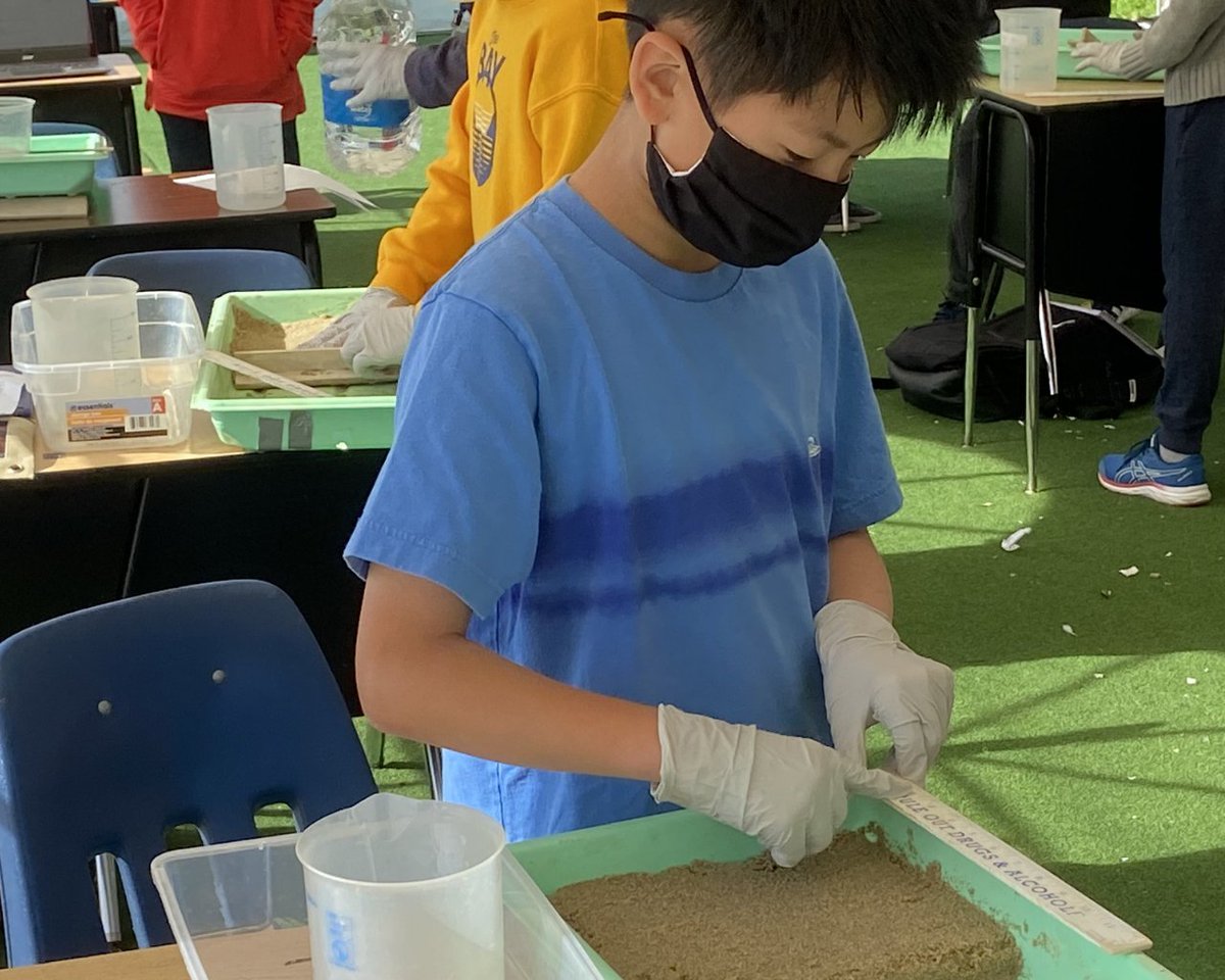 wornickjds's tweet photo. Wornick sixth grade science curriculum includes the study of erosion and its by-product sediment. Today students observed how water influences erosion and the stages of the process. #learning #wornick #science #academics #experiment #wornickjds https://t.co/d6R501l6aZ