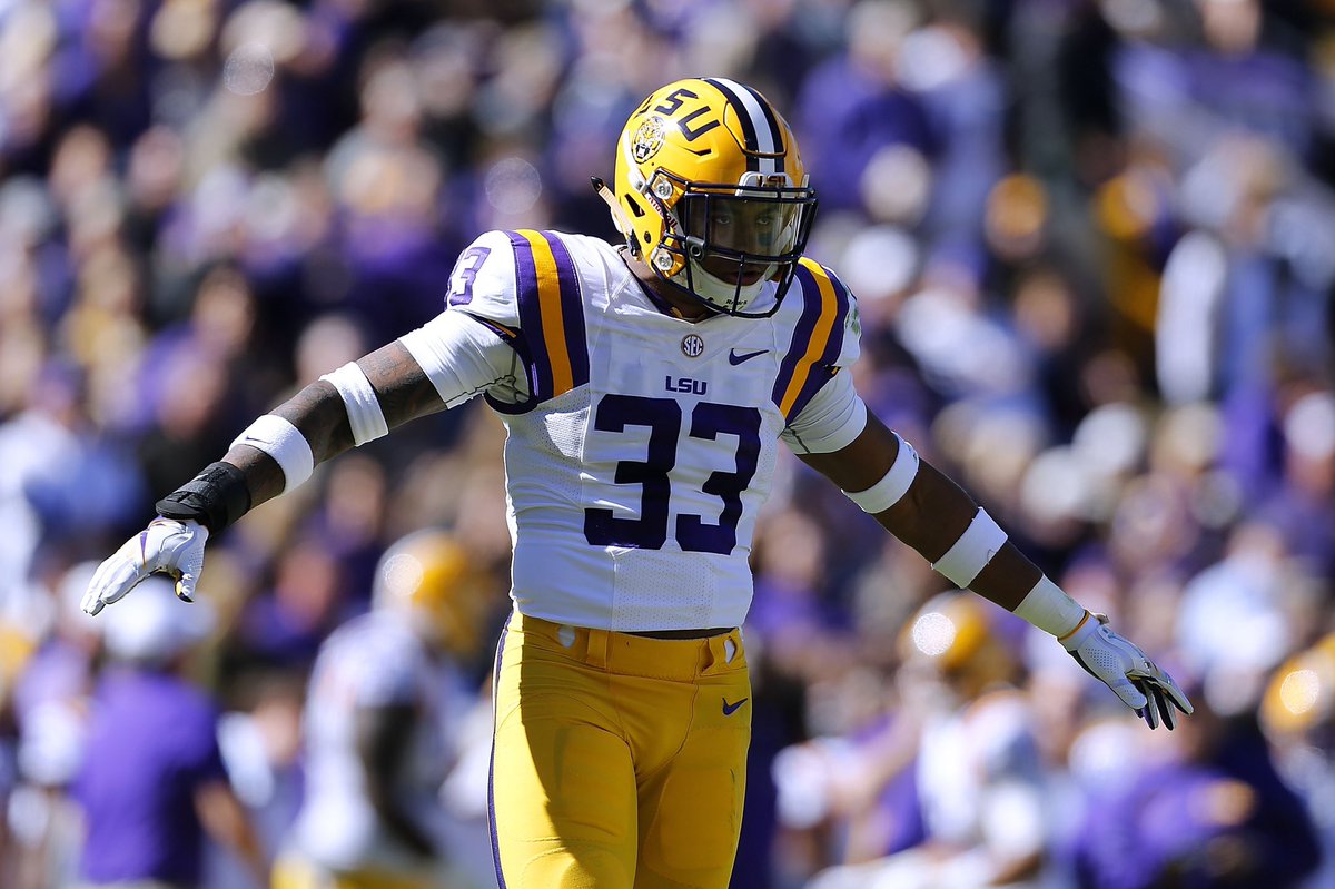 AusberryAustin's tweet photo. Blessed to receive an offer from LSU 🐅 @Coach_EdOrgeron @samspiegs @JeritRoser https://t.co/D94KbzaoWN