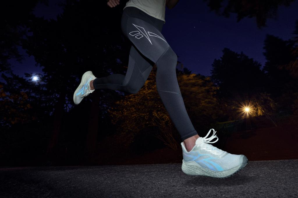 Reebok's tweet photo. Outshine the night.
Floatride Energy 3 w/ reflectivity out now: https://t.co/WD8kWmwL1i #FeelTheFloatride https://t.co/7iMUuA5mKs