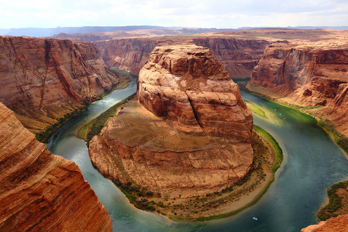 AmericanTours1's tweet photo. Travel the CANYONS, MESAS AND HOODOOS. Bookable with ATI!

#roadtrip #driveamerica #visittheusa #letsgothere #letsmakeplans #roadtripusa #outdoorsusa #brycecanyon #lasvegas #zion #moab #page #travelagent #traveladvisor  #scenicroute #travel #tourism #travelgram https://t.co/dEo0zZwUck