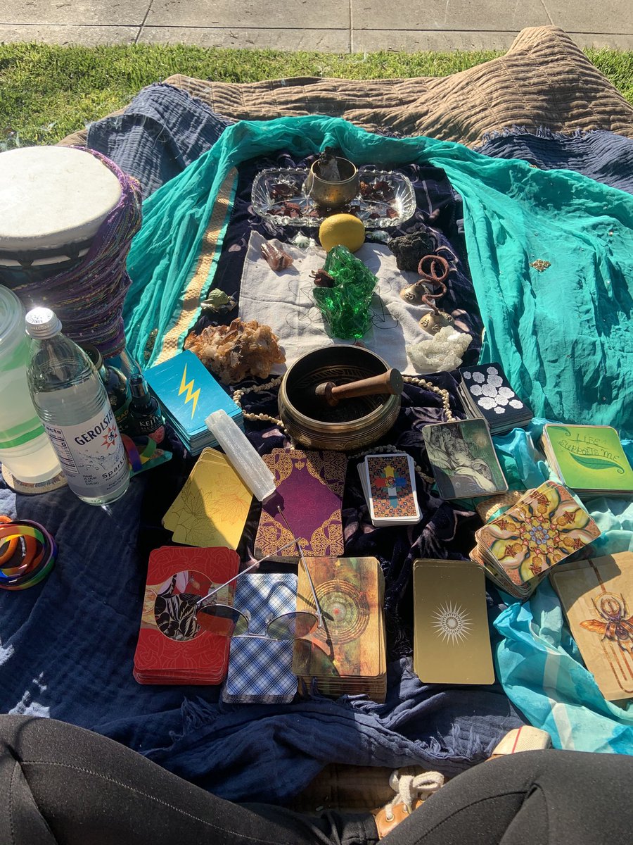 profmk1's tweet image. Behind the scenes ⁦@TheArtofAnger⁩ #RagePaintHeal