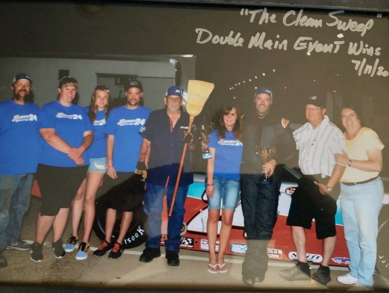 bacmwlocal7's tweet image. #throwback: On the far left, BAC Local 7 member Chad Lang, Theisen Masonry was part of the Open Checkbook Racing Team. They had a clean sweep that night and took 2nd in points racing Late Models at the Colorado National Speedway last summer.