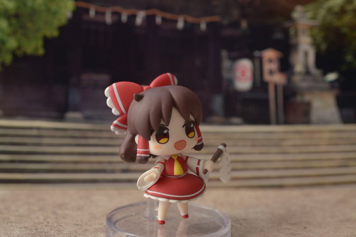 大下 希 巫女さんの日なんで 東方ロストワードの景品で貰えた博麗霊夢ちゃんのフィギュアです 小さくてかわいい仕上がりです