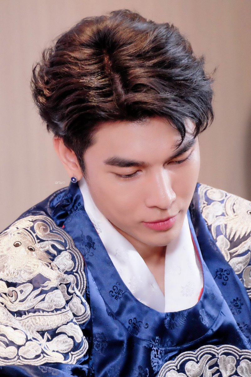 CrystalMoon_8's tweet photo. Good Mewning One And Only My Sunshine! 
A wise man never loses anything, if he has himself. 
Sending you #mewlions of smiles, love and happiness. May you always surrounded by people who truly love you. Love you to the moon and back. @MSuppasit  
#MewSuppasit ❤️ #mewlions 

📷🙏🏻 https://t.co/X31MpuS7PP