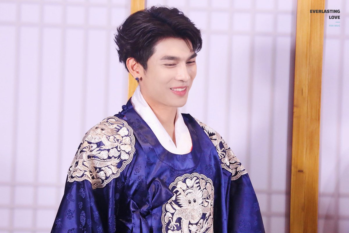 CrystalMoon_8's tweet photo. Good Mewning One And Only My Sunshine! 
A wise man never loses anything, if he has himself. 
Sending you #mewlions of smiles, love and happiness. May you always surrounded by people who truly love you. Love you to the moon and back. @MSuppasit  
#MewSuppasit ❤️ #mewlions 

📷🙏🏻 https://t.co/X31MpuS7PP