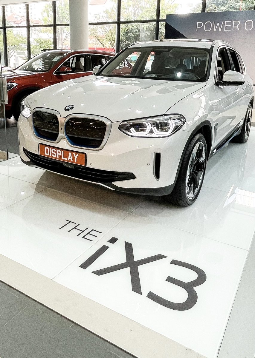 RocketMeows's tweet image. #iX3 in e house! What do you think of its appearance? Does it looks like a SUV?