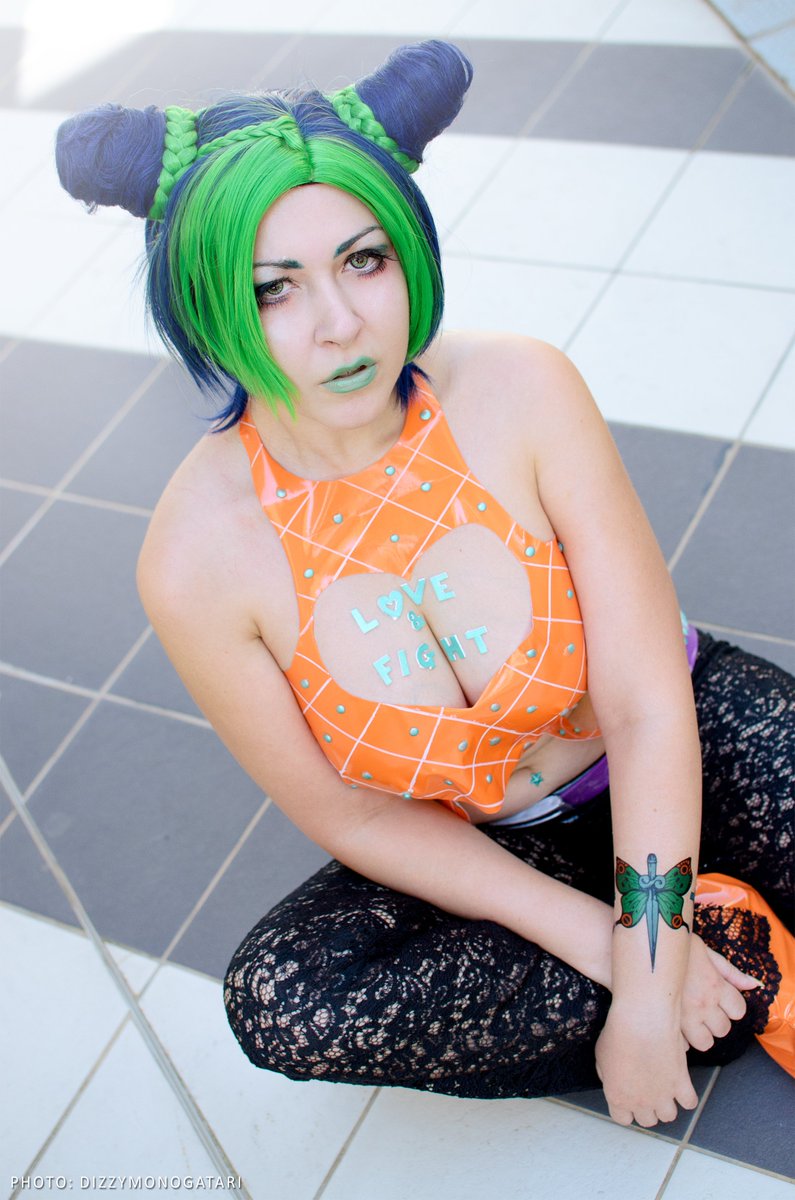 Jolyne Cujoh from the Jojo's Bizarre Adventures manga series.Cosplay b...