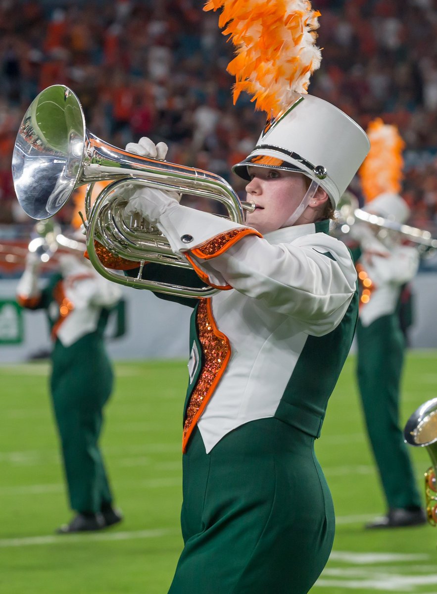 GingeRadio's tweet photo. I am obligated to inform you of my mello/horn affair where I carefully walked on football grass and fell sometimes. #fboth https://t.co/DuiM5zMSaw