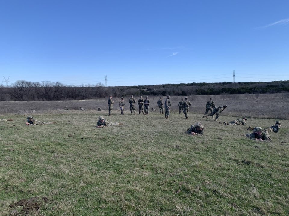 TarletonAROTC's tweet image. Texan cadets conducted reconnaissance operations for our weekly lab. MS1-MS3 cadets learned the key tasks as MSIV cadets instructed. 

#WisdomWednesday 
#ReconLab
#Teamwork
#TarletonArmyROTC
#TexansLeadTheWay