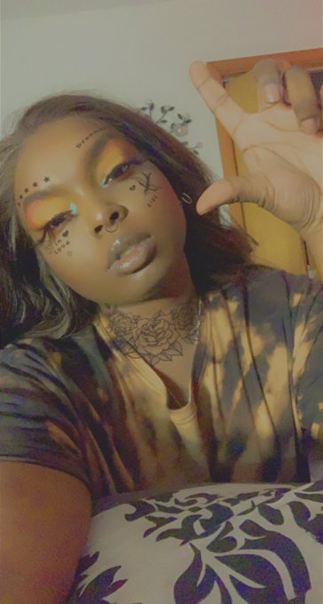 Pretty to look at, hard to catch 🦋 SEND betas LINK IN BIO 💰💸💰💸 findom cashslaves cashpig ncfindom finanicaldomination