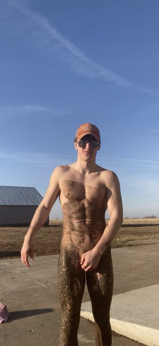 Boys will be boys 😉 https://t.co/QnmotFn1YU