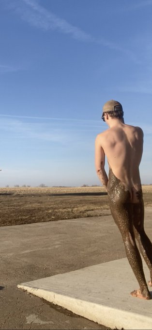 Boys will be boys 😉 https://t.co/QnmotFn1YU