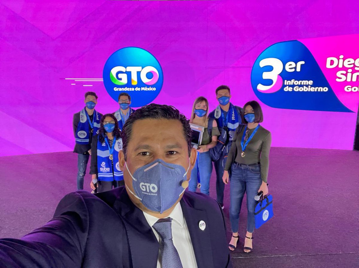 💻⌨️#AquíSí apoyamos a los estudiantes con computadoras, becas y experiencias internacionales, porque el invertir en ellos es hacerlo en el desarrollo del talento y capital humano.✈️👨🏻‍💻👩🏻‍💻
#InformeDiegoSinhue #AquíSí Trabajamos Unidos