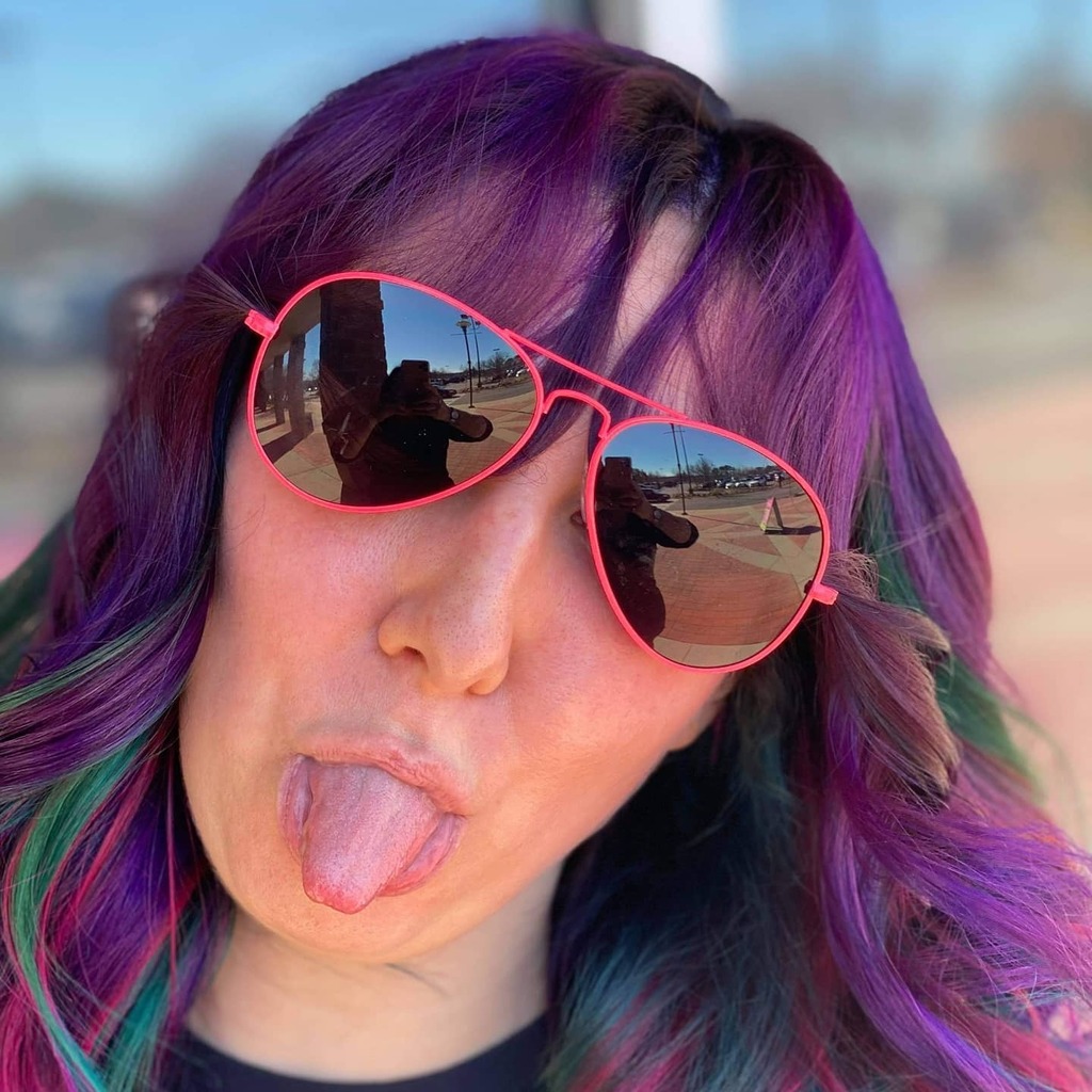 Kaptivate's tweet photo. This might be my favorite picture of my new hair. It reminds me that life should about fun and not stress. This was not the picture intended for the moment, but sometimes the blooper reel just has to be shown. Before you ask, I do not have bangs!
#pulpriot #amazingcolor #… https://t.co/h18ruPNIwx