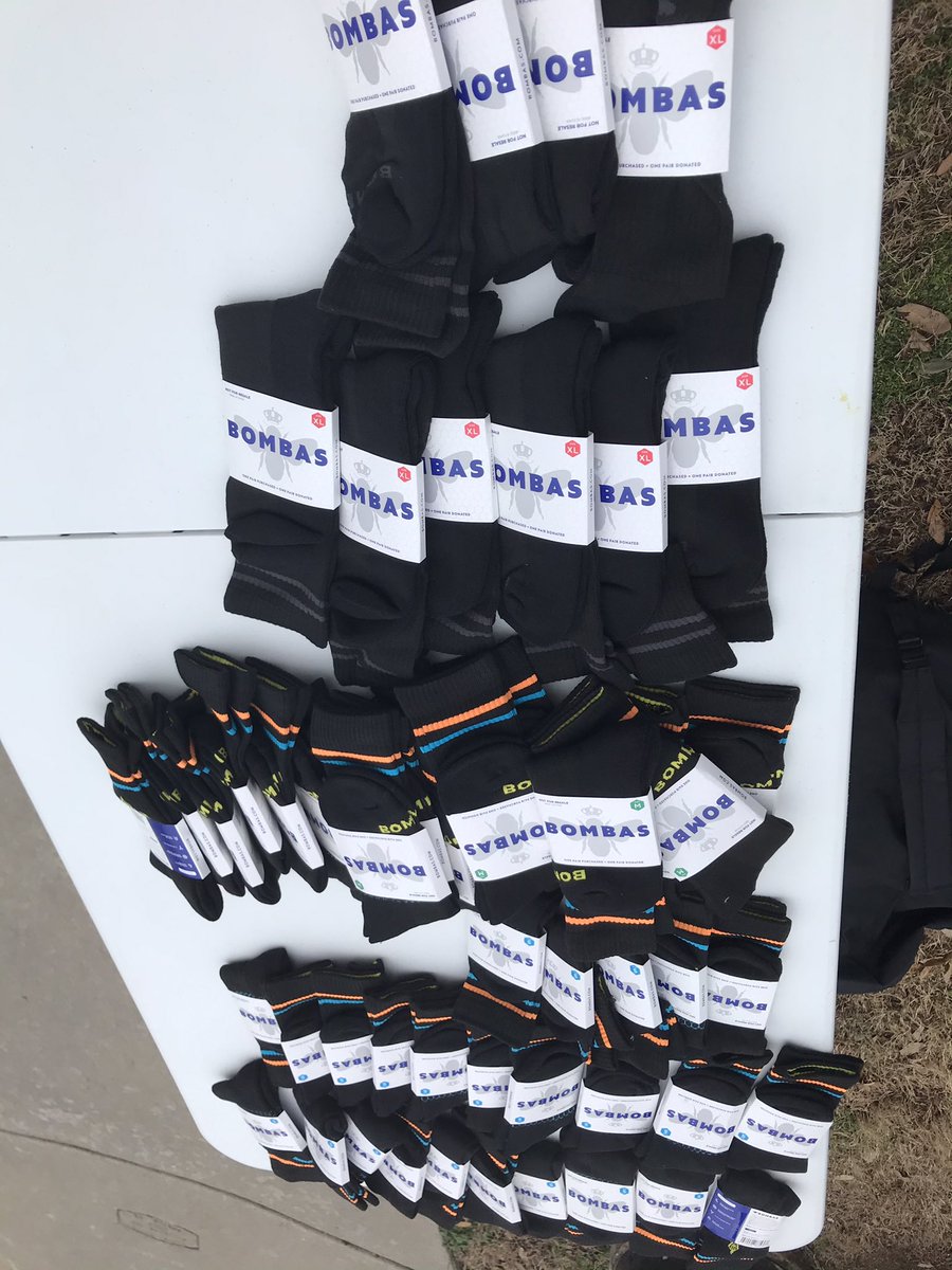 TheCommunityHe1's tweet photo. Mission 38 we gave over 20 Community Care Packages out in Denton thx 2 @WholeFoods @ShopMarketSt @turtlefur @BOMBAS @RoseCostumes Kelly Lund &amp; Danielle Timmons!!! We gave away the most Bombas we ever have (that whole table and then half of it again) and every1 💙ed what U gave! https://t.co/k5m2mbt0rz