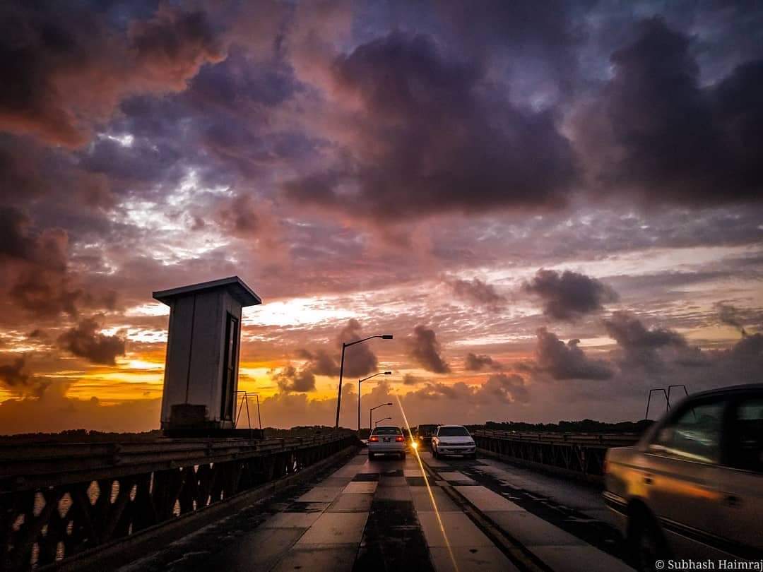 Sunset
Demerara Harbour Bridge 
#guyananice #discoverguyana #tourismguyana #adventure #adventureguyana #caribbean #southamerica  #592connect #essequibobelongtoguyana🇬🇾
Reposted from @subhashhaimraj