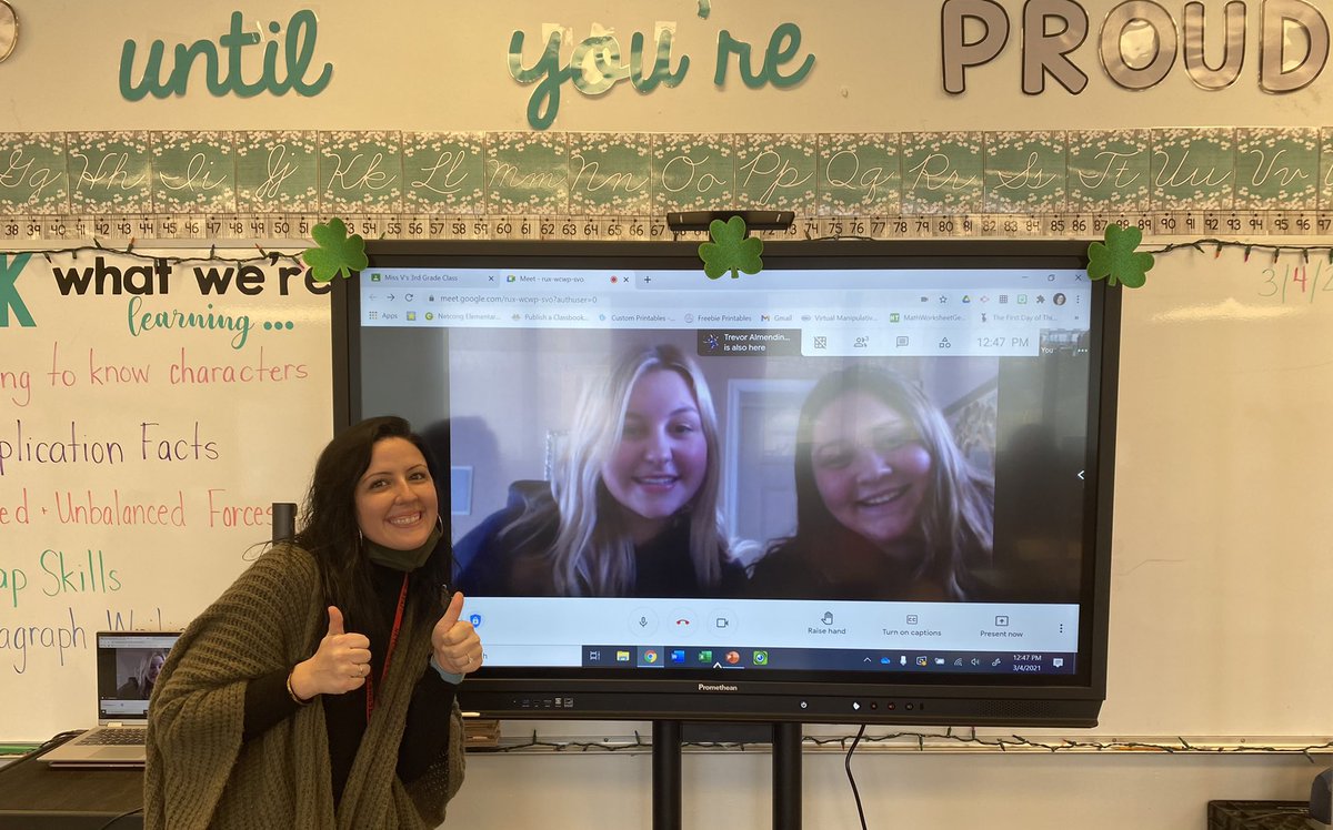 hhschiefscheer's tweet photo. Nice job Chiefs Cheer seniors Kylie and Amanda reading to Coach Hayley’s 3rd graders for Read Across America Week! They read the Dr. Seuss classic “Green Eggs and Ham!”💚 #chiefnation https://t.co/fnqa5hbwJR