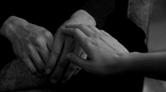 He llegado a la conclusión 
de que si las cicatrices enseñan, 
las caricias también.

Mario Benedetti