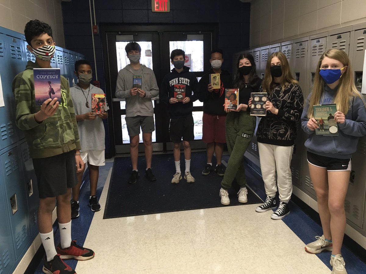 brownatwbms's tweet photo. Read Across WBMS Day was also book giveaway day! About 200 books donated and collected at conferences now belong to students from every ELA and reading class. The bookmobile trekked almost 5 miles today! @wbms_pta @WBMSprincipal @ELheeeyyyy https://t.co/jodsCxC0sC