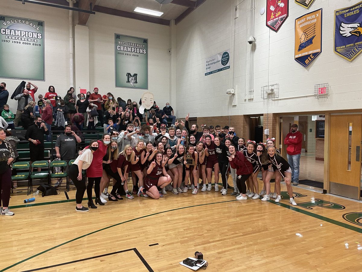 BrettGoodwin20's tweet photo. Your Class 4 District 16 champions!!

@bentoncardinals @BENTONLADYCARDS @TommyKFEQ @UclickTv @KQ2SPORTS @SJNPSports https://t.co/8L7JxWiptK