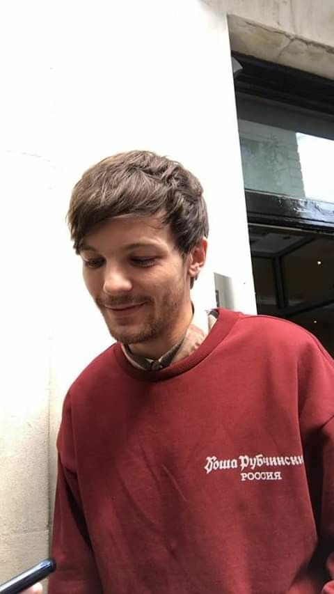 comforthouis's tweet image. Hi guys! After a few days away from here I decided that i'll deactivate this account, it was something very good to me and make me so happy but now I don't feel to continue posting more. I hope you understand. Louis and Harry loves you all and so am I.  Thank you for everything.